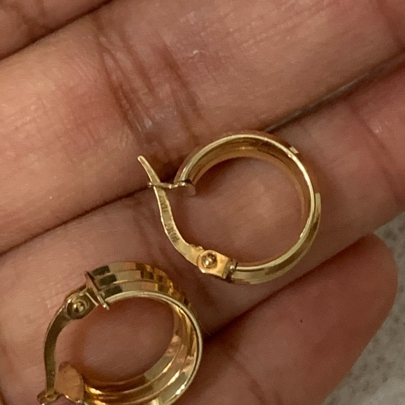 10kt Gold Small Hoops/Huggies - Picture 4 of 9
